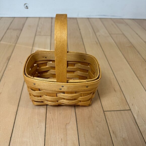 Longaberger Basket with Handle, Small Mini Chore Basket Stamped & SIgned 2001 - Picture 6 of 11